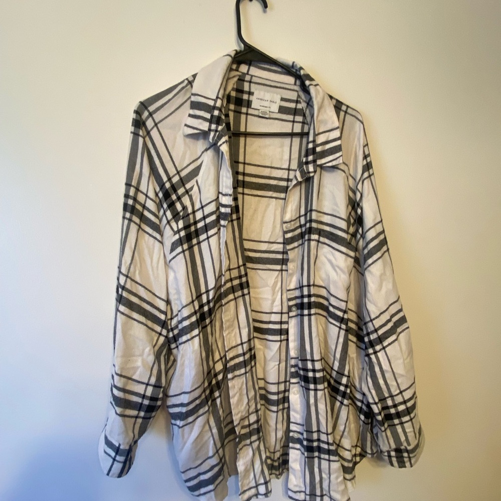 American Eagle Plaid Women's Flannel in Black and White
